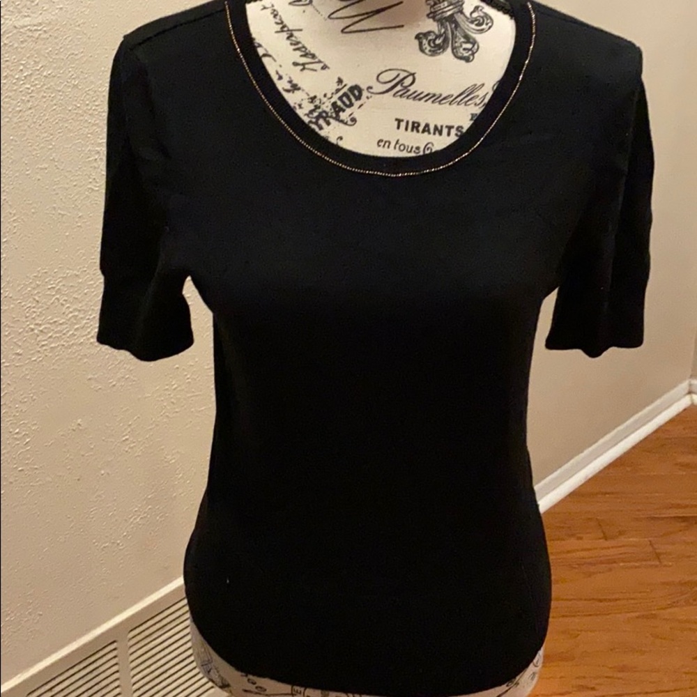 White House black market top size S